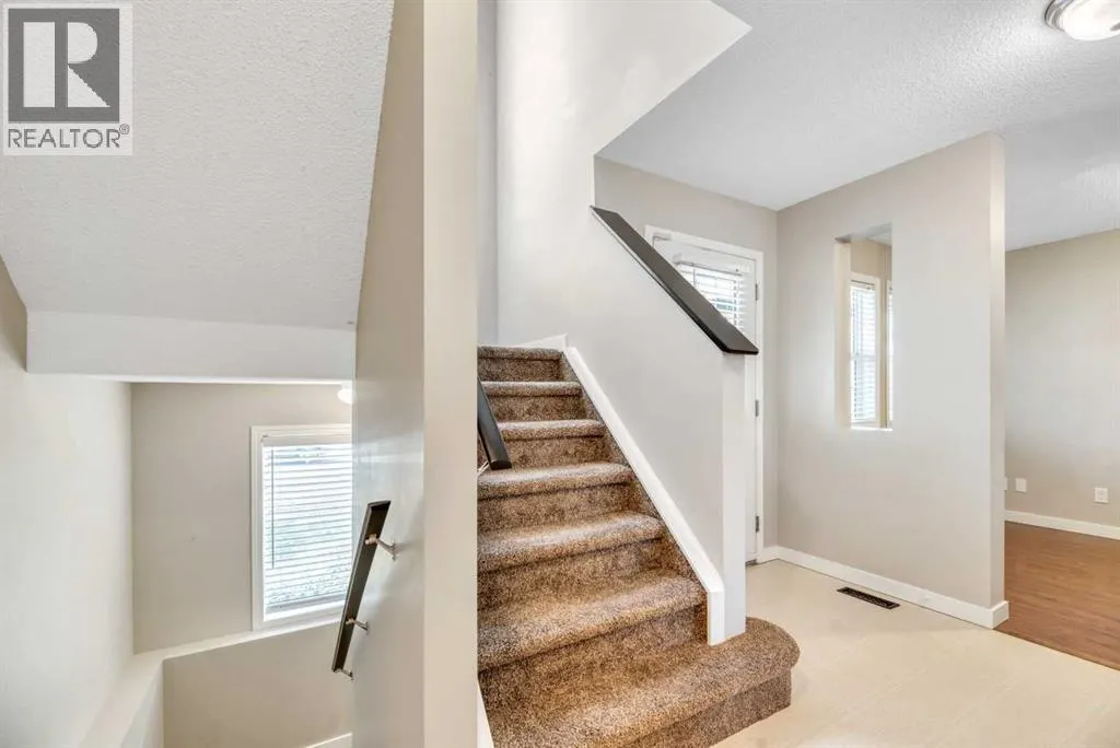 84 Evermeadow Manor SW
