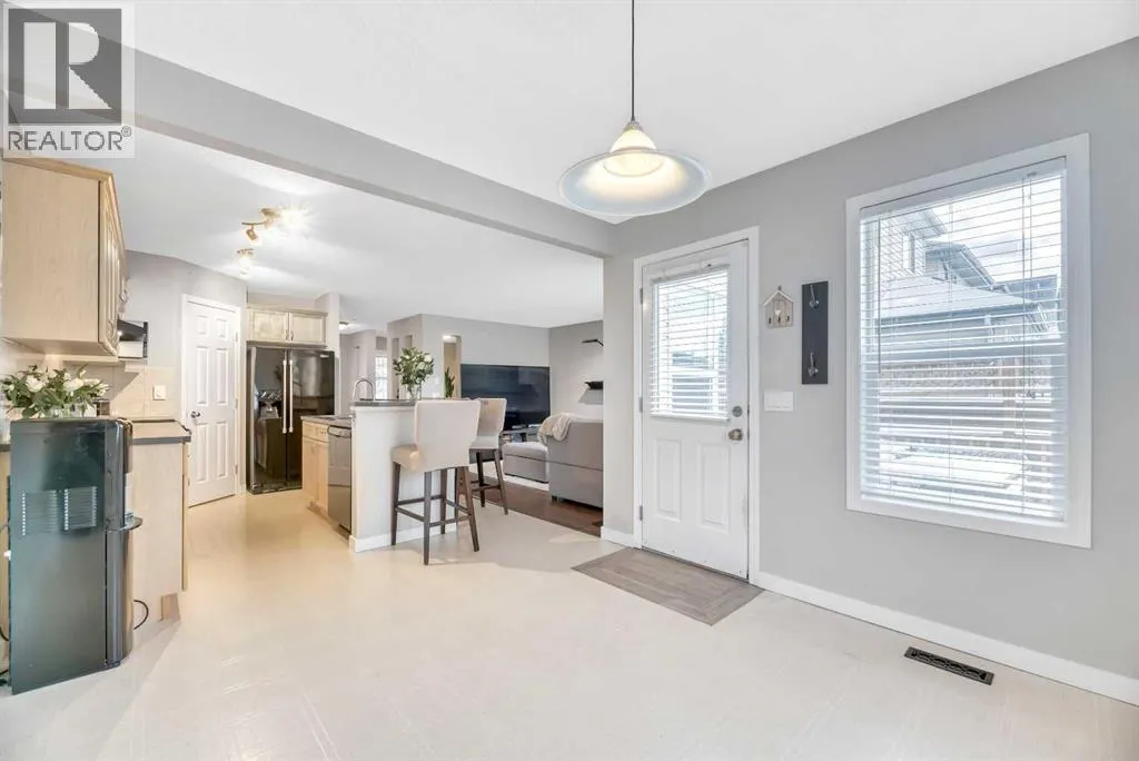84 Evermeadow Manor SW