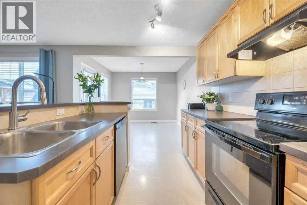 84 Evermeadow Manor SW