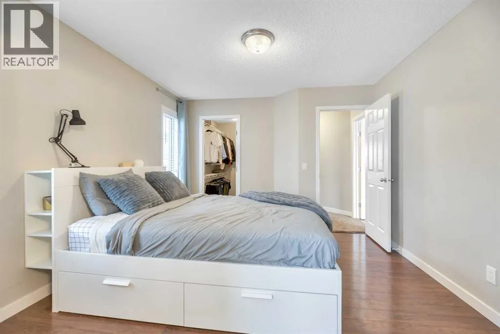 84 Evermeadow Manor SW