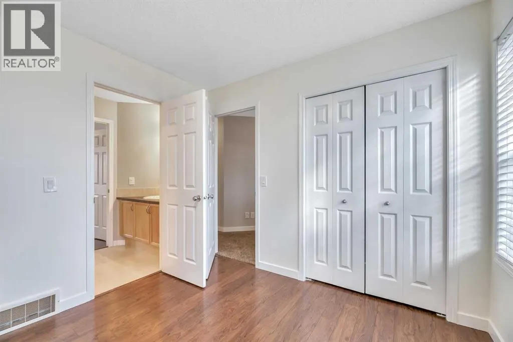 84 Evermeadow Manor SW