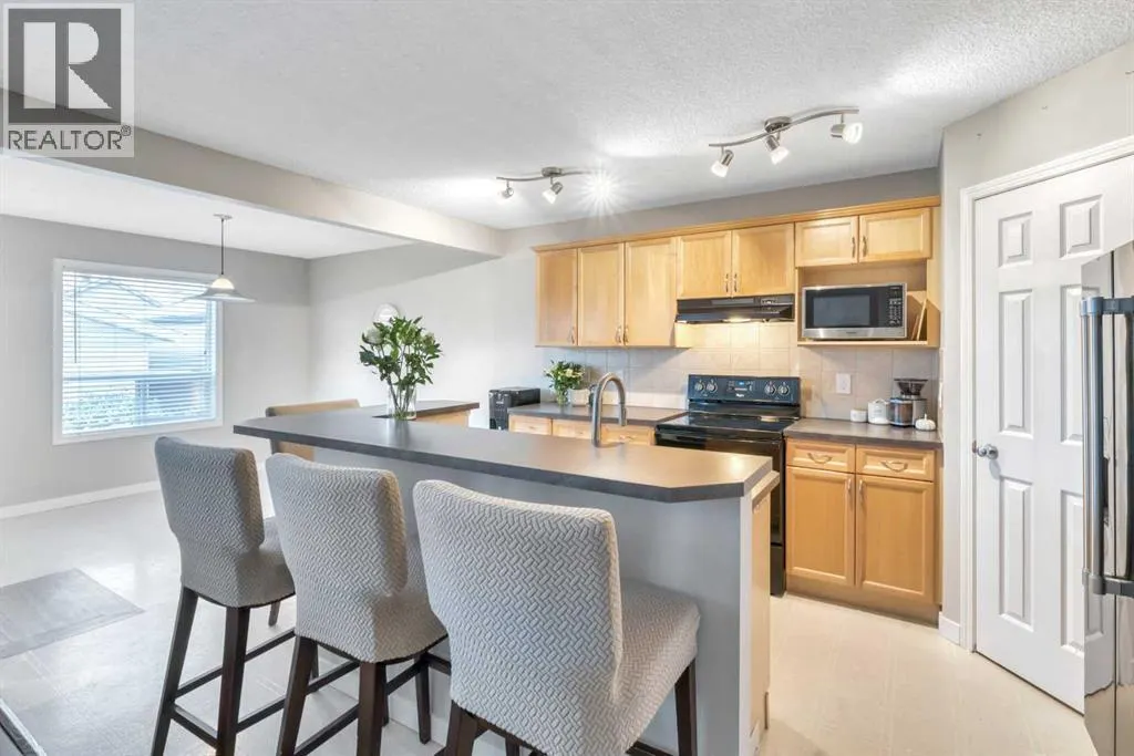 84 Evermeadow Manor SW
