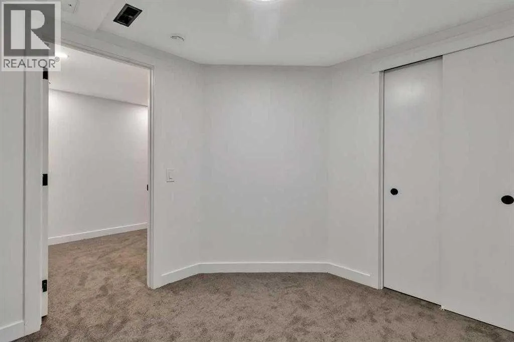 112, 2720 Rundleson Road NE