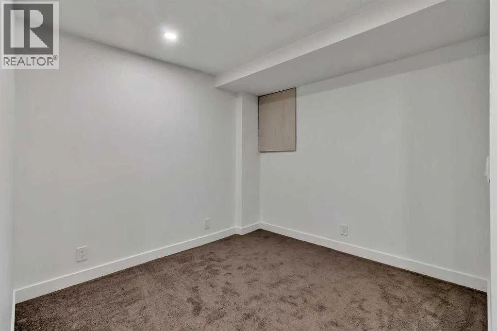 112, 2720 Rundleson Road NE