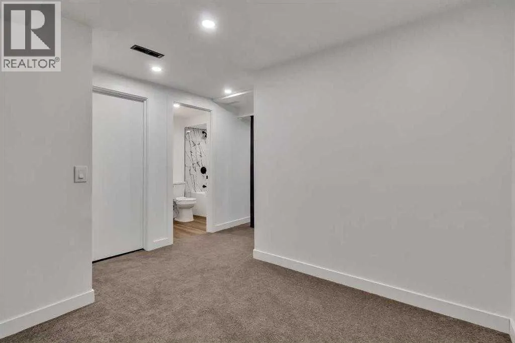 112, 2720 Rundleson Road NE