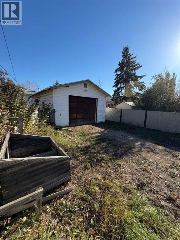 10926 93 St