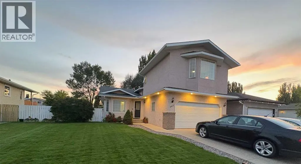 167 Mt Rundle Road W