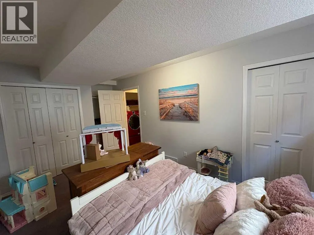 167 Mt Rundle Road W