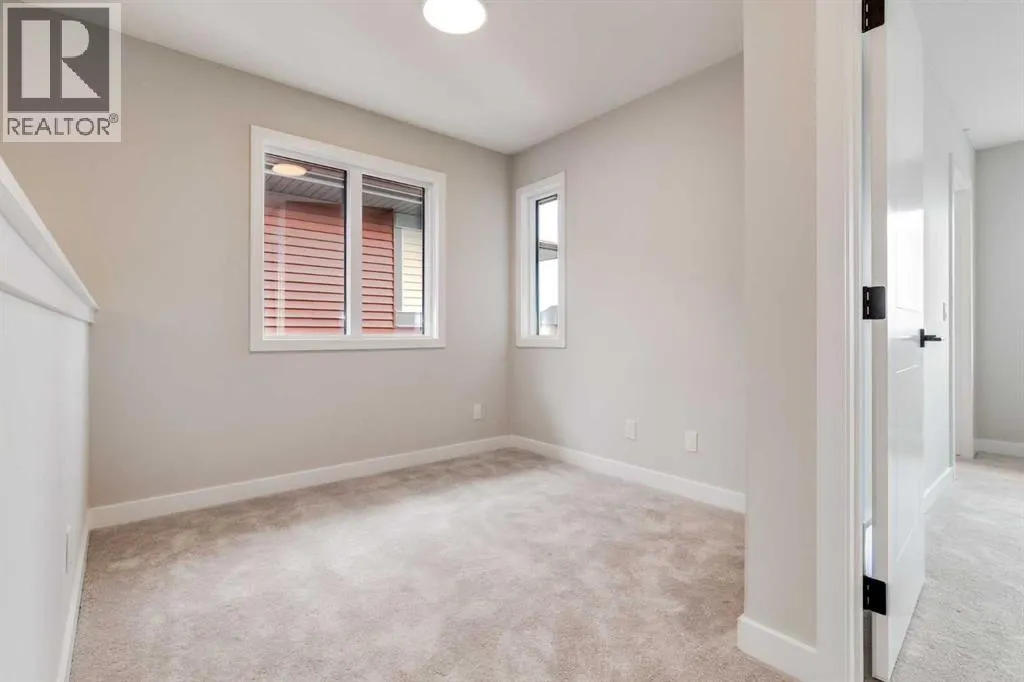 82 Agate Road