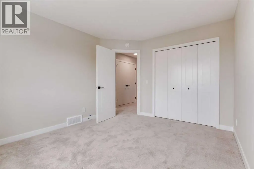 82 Agate Road