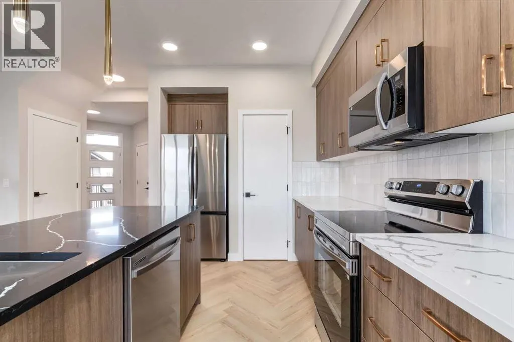 82 Agate Road