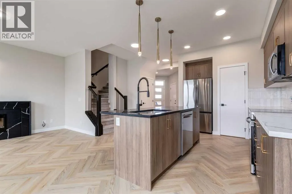 82 Agate Road