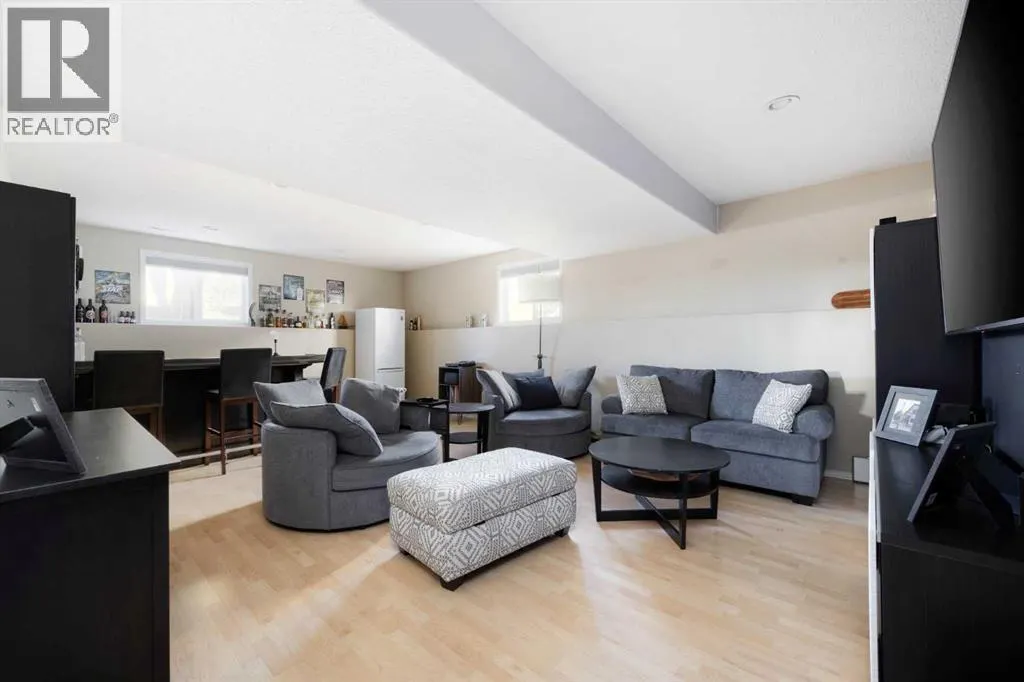 275 Woodward Lane
