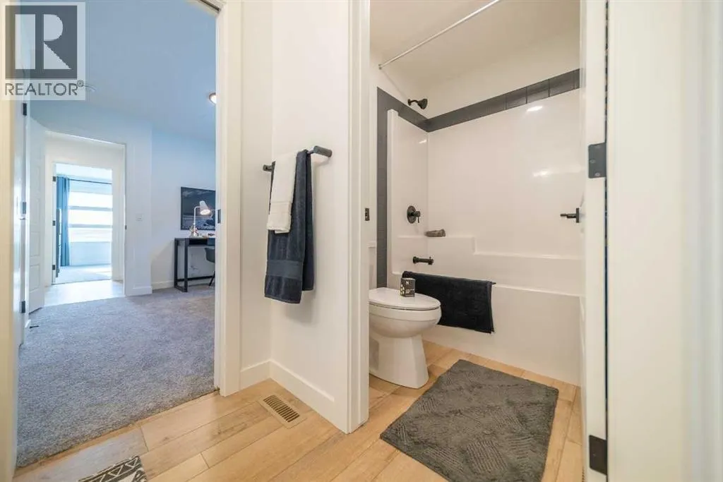 211 Sora Terrace SE