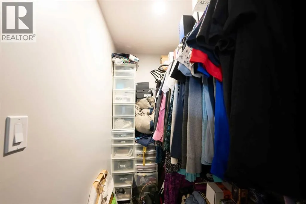 4, 59 Aquitania Circle W