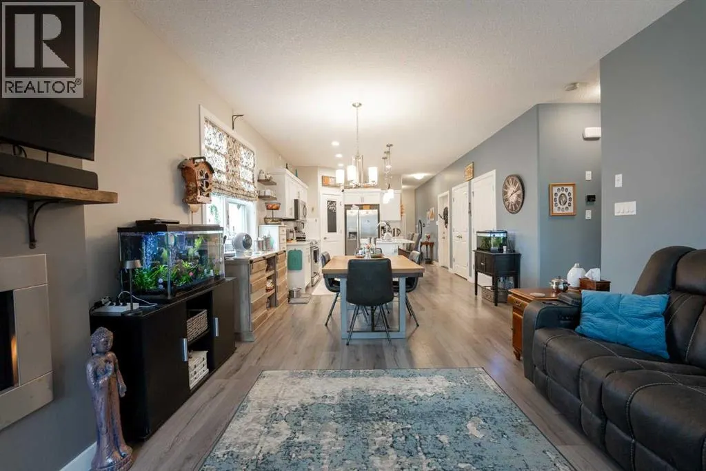 4, 59 Aquitania Circle W