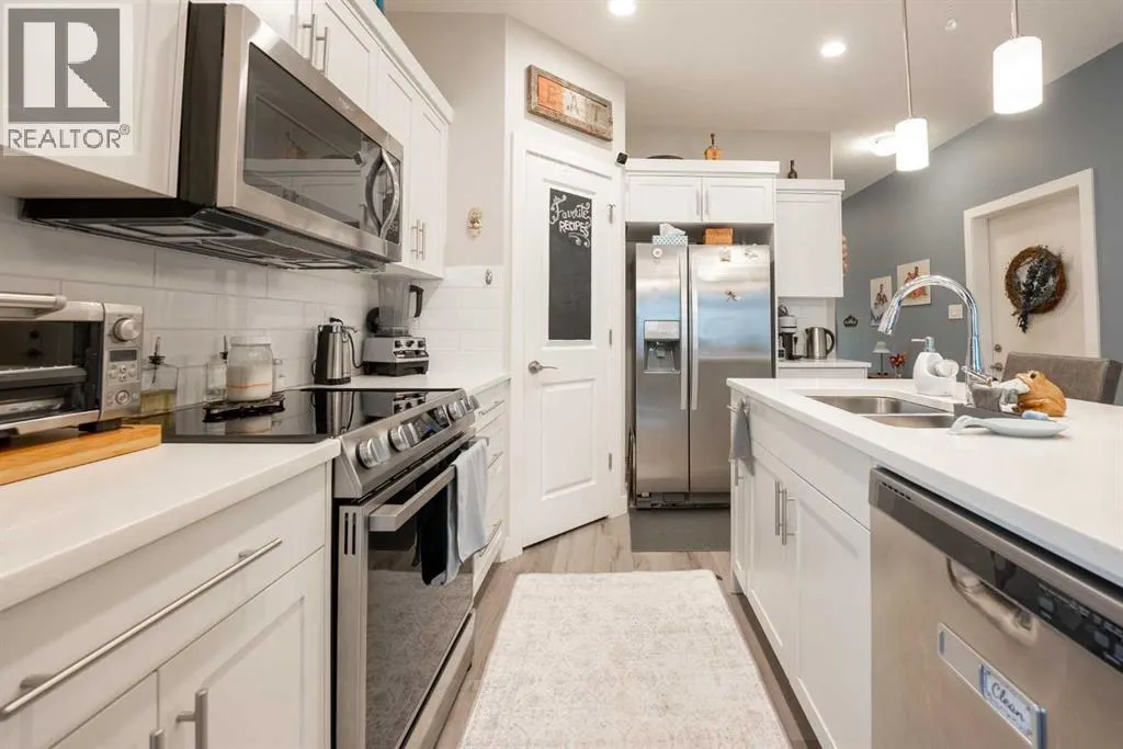 4, 59 Aquitania Circle W