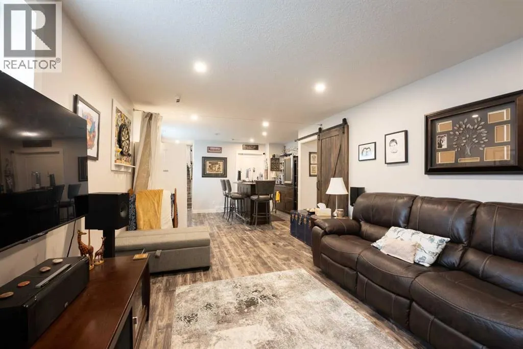 4, 59 Aquitania Circle W