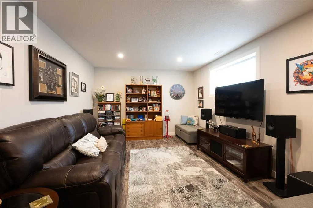 4, 59 Aquitania Circle W