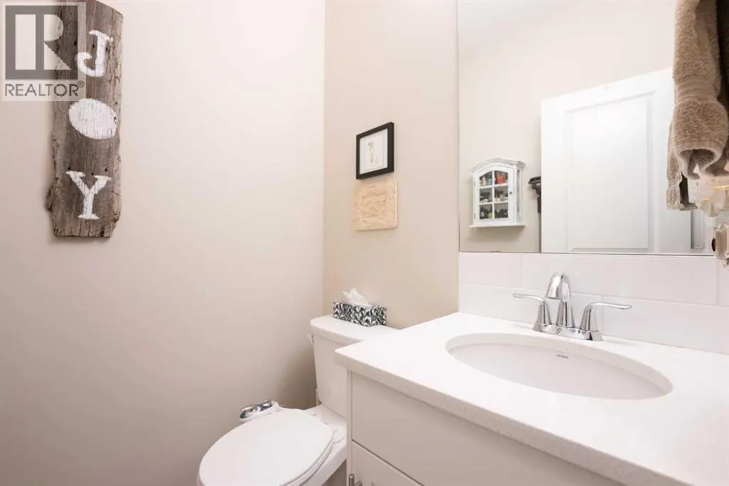4, 59 Aquitania Circle W