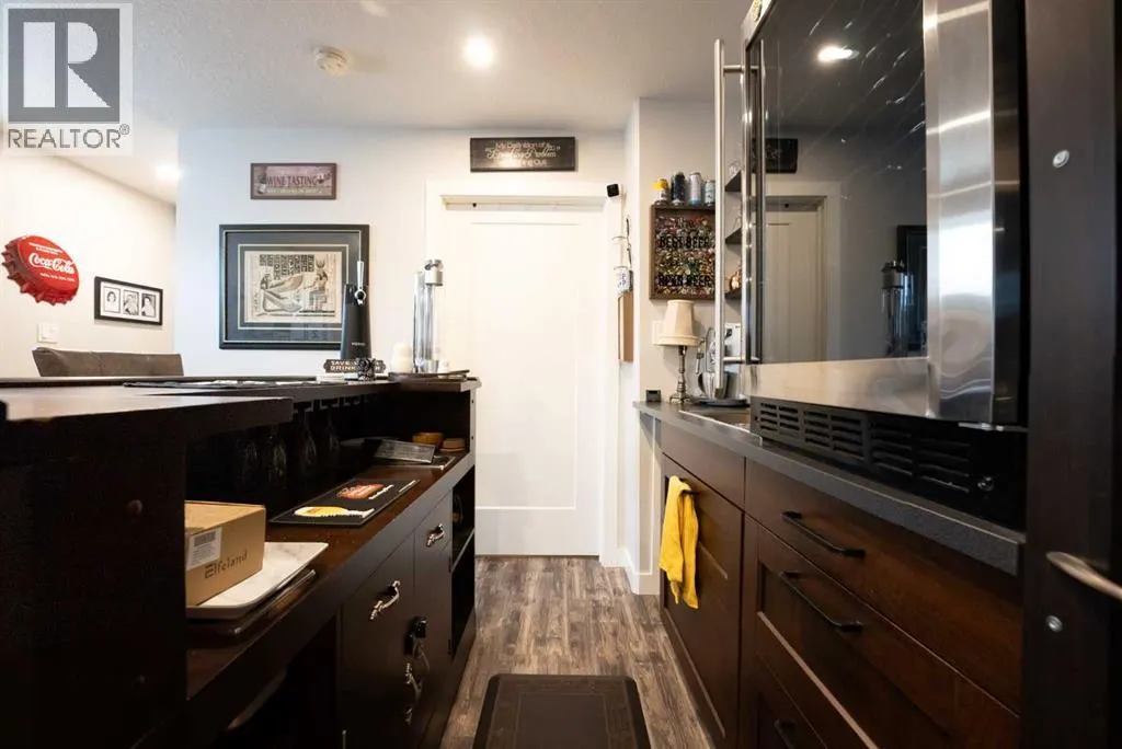 4, 59 Aquitania Circle W