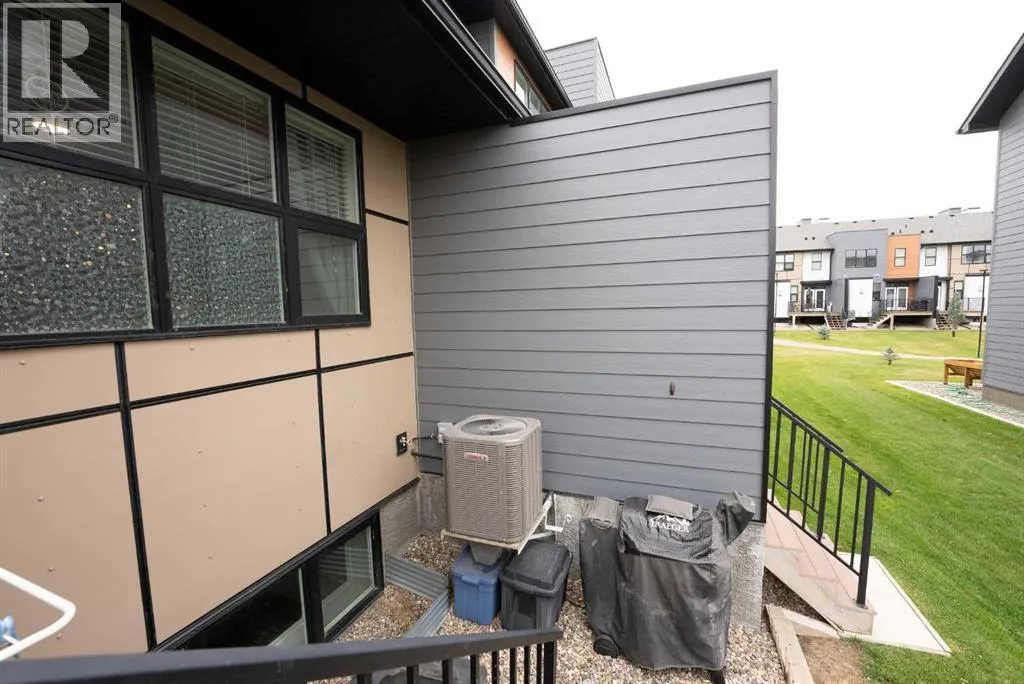 4, 59 Aquitania Circle W