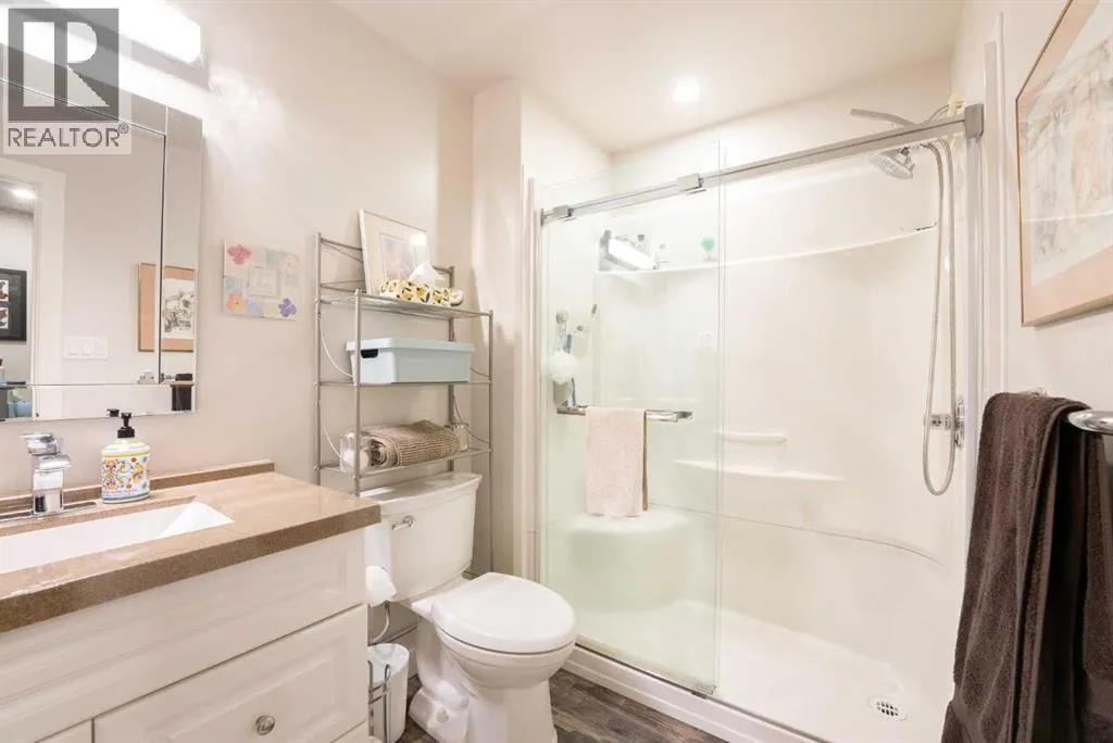 4, 59 Aquitania Circle W
