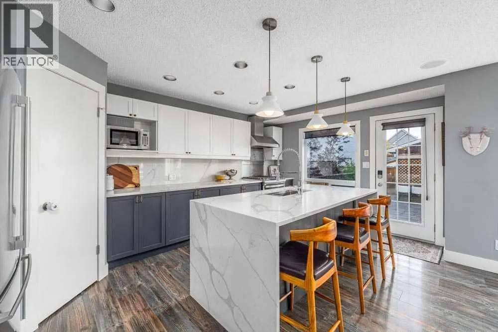 142 Prestwick Crescent SE