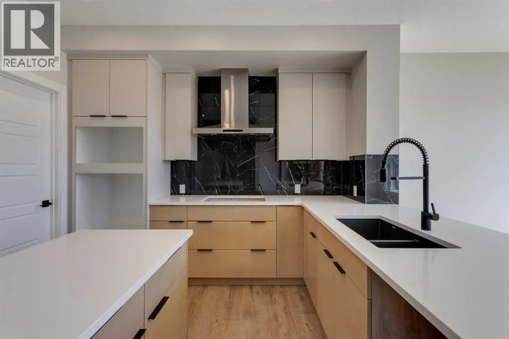 11 Lewiston View NE