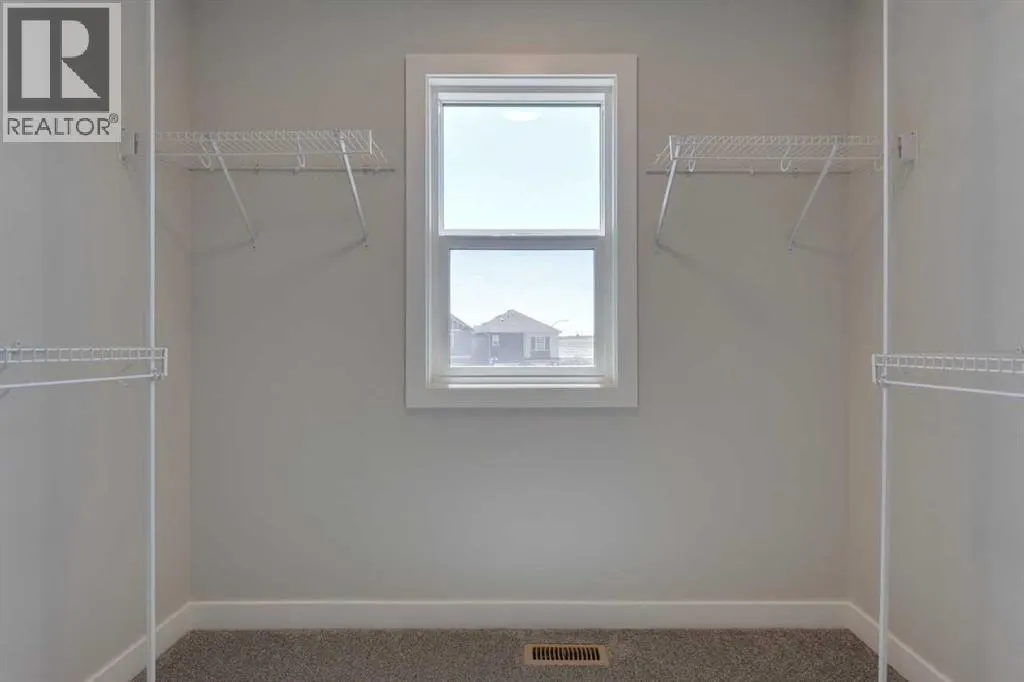 11 Lewiston View NE