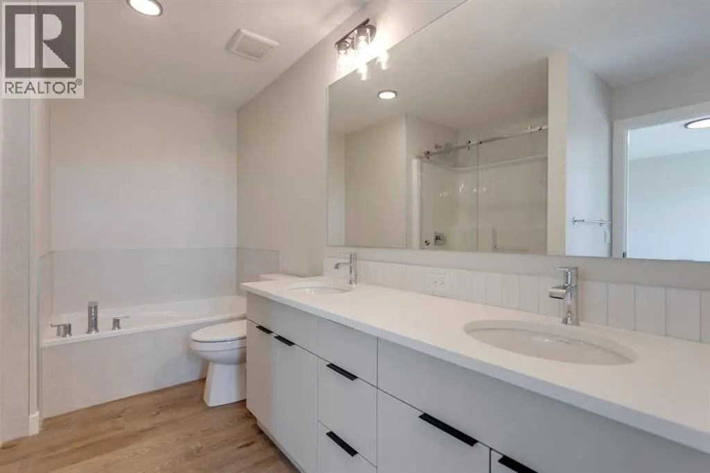 11 Lewiston View NE