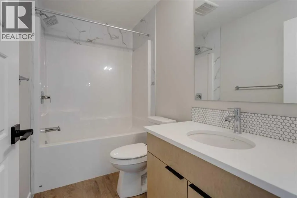 11 Lewiston View NE