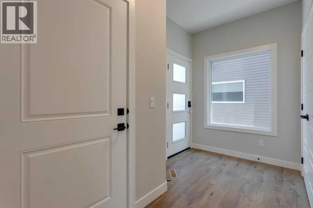 11 Lewiston View NE