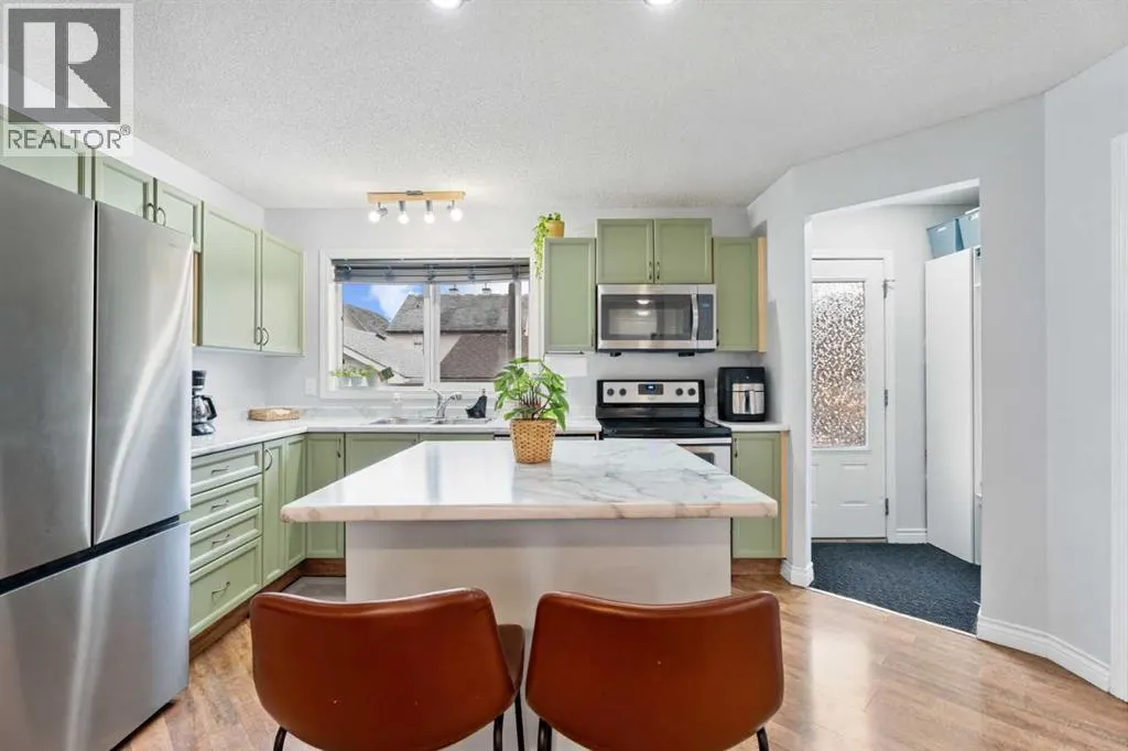 242 Elgin Place SE