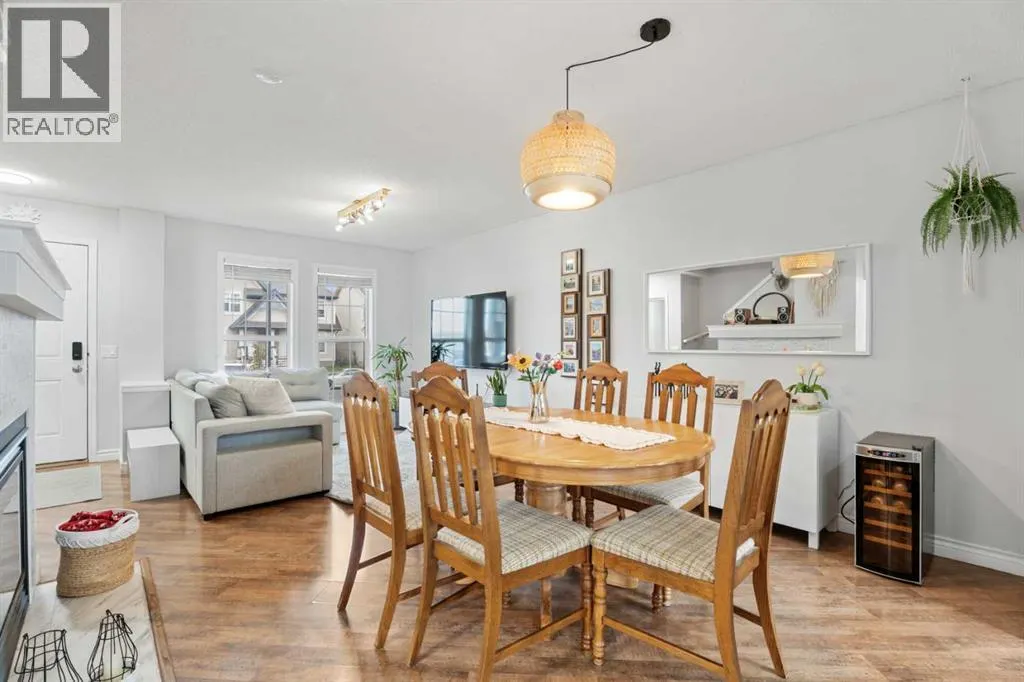 242 Elgin Place SE
