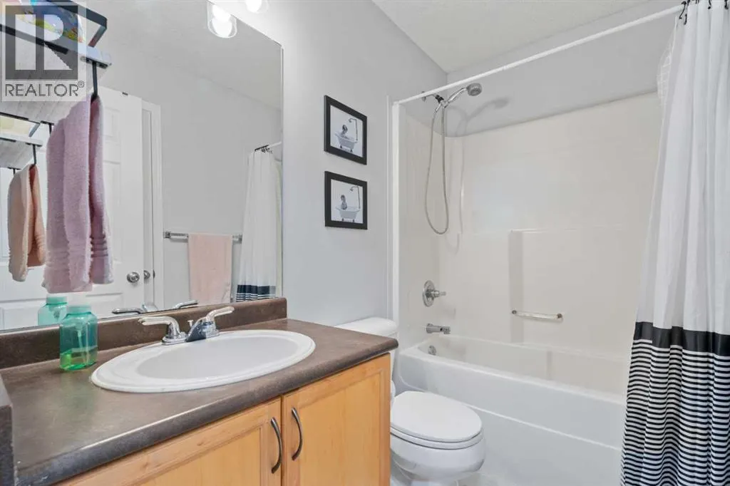 242 Elgin Place SE