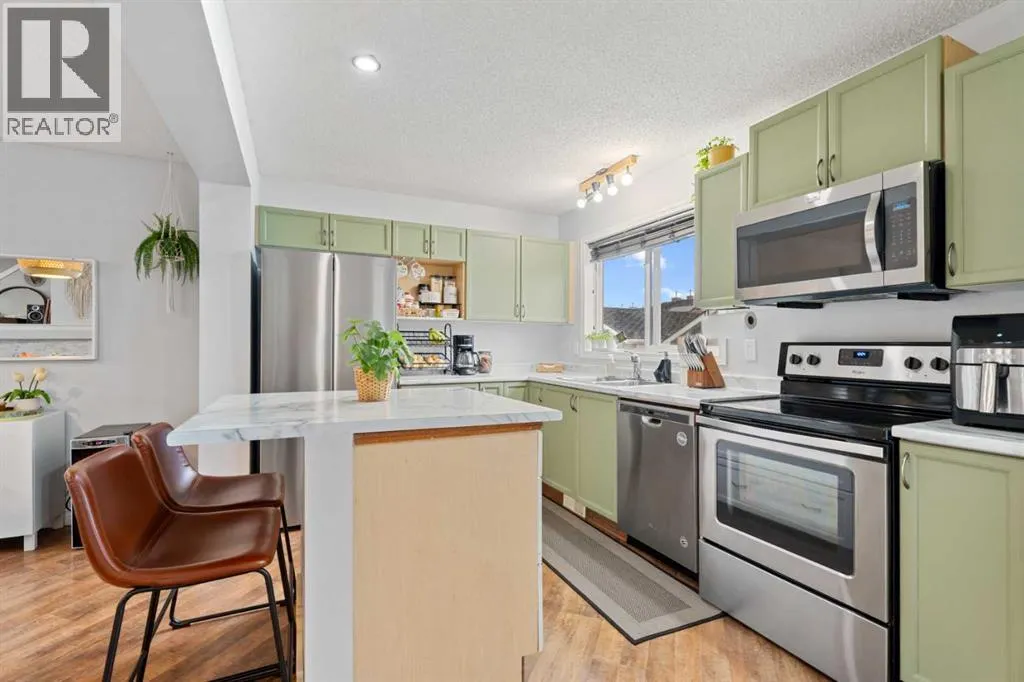 242 Elgin Place SE