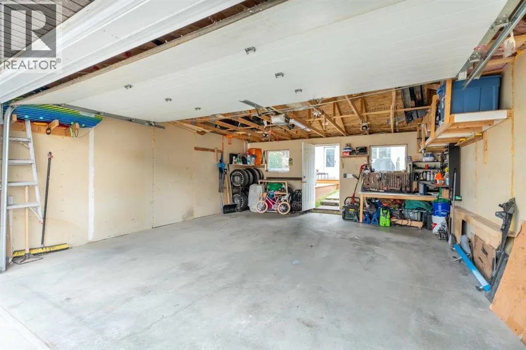 242 Elgin Place SE