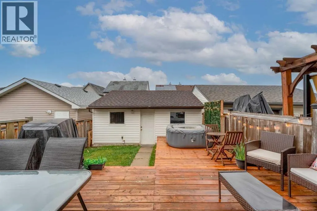 242 Elgin Place SE
