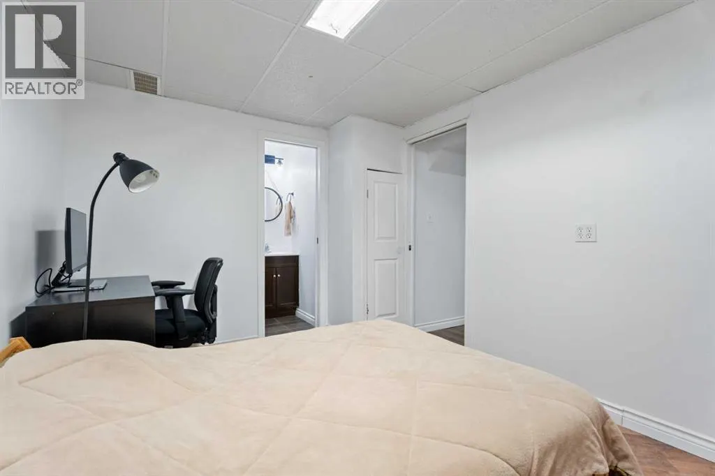 242 Elgin Place SE