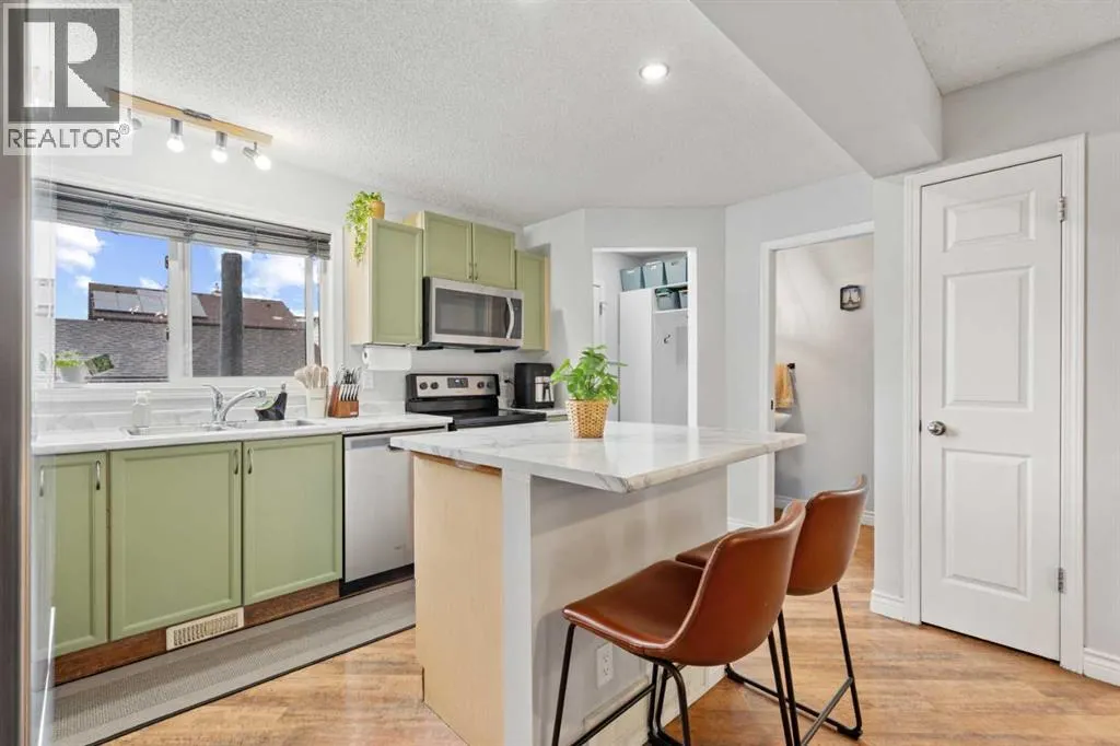 242 Elgin Place SE