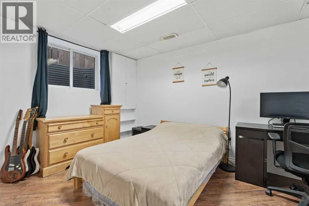 242 Elgin Place SE