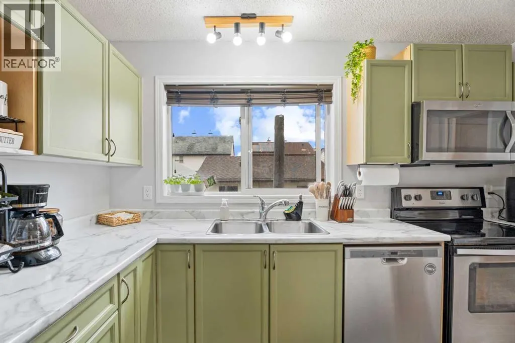 242 Elgin Place SE