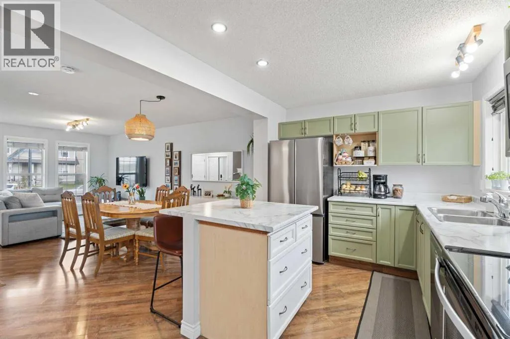 242 Elgin Place SE