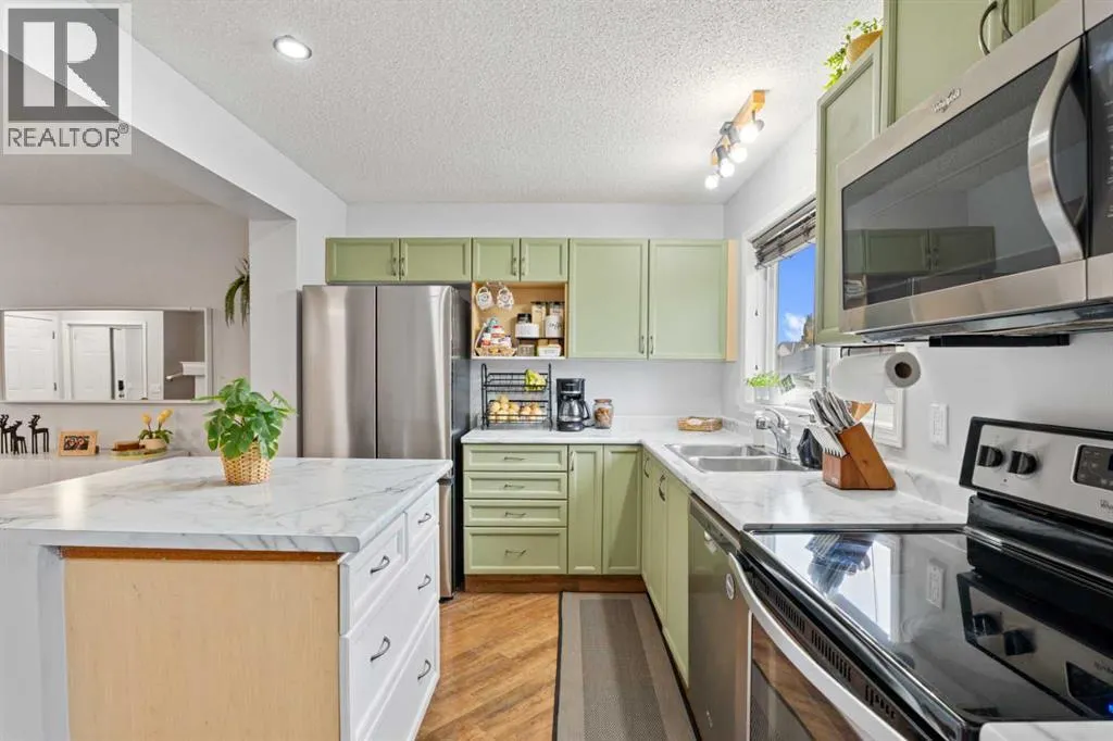242 Elgin Place SE