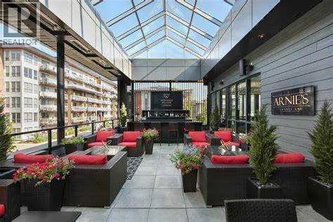 202, 122 Mahogany Centre SE