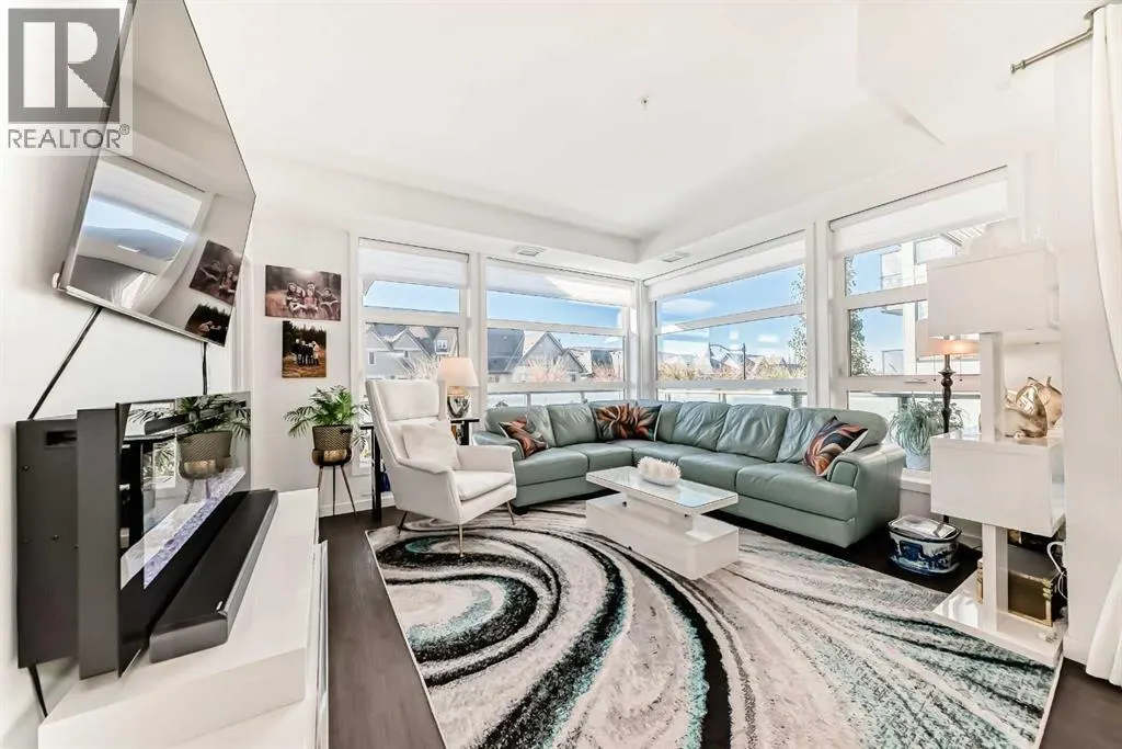 202, 122 Mahogany Centre SE