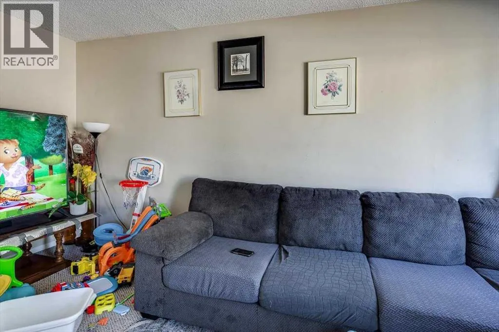 7 Nyberg Avenue