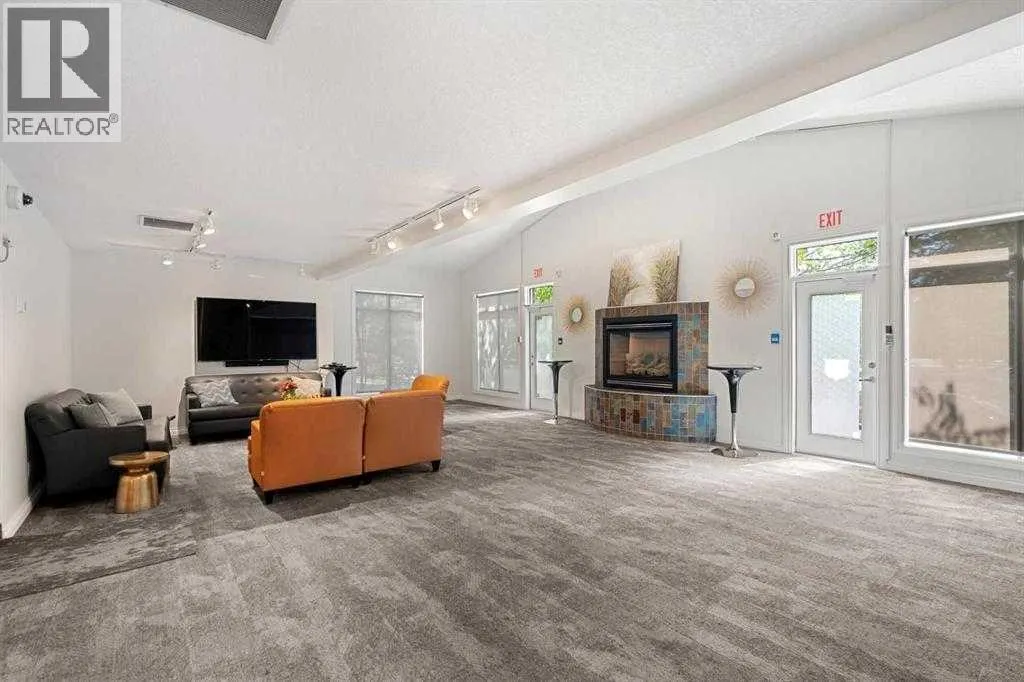 101, 8 Hemlock Crescent SW