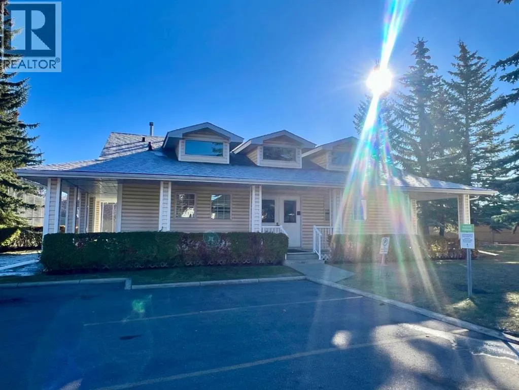 126 Hawkstone Manor NW